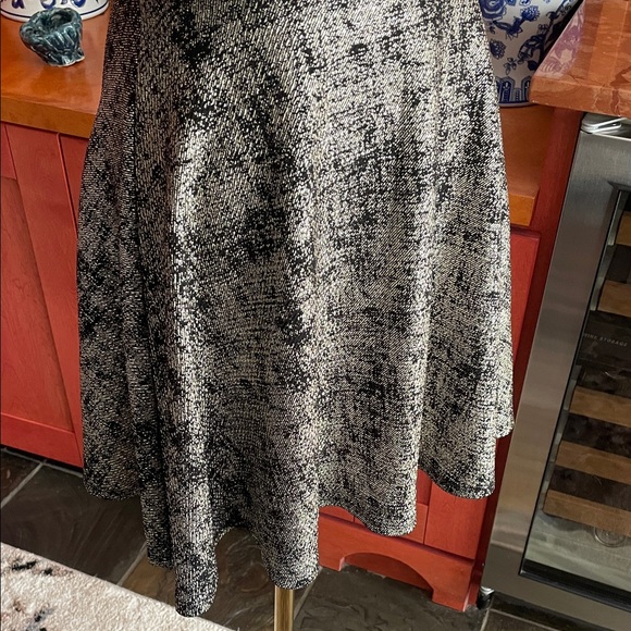 Soprano Black and Gold Textured Mini Dress - Picture 6 of 9